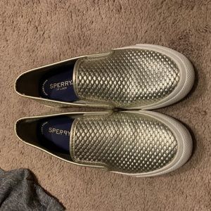 Gold sperrys size 7